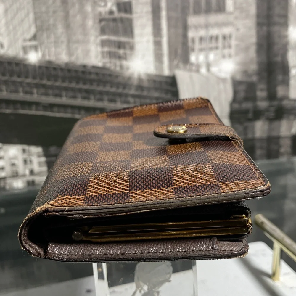 Authentic Louis Vuitton Damier Kisslock Wallet